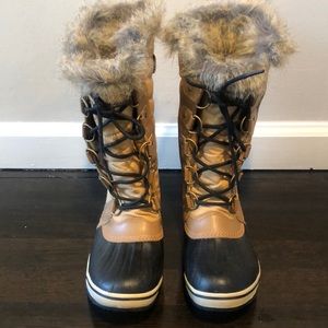 Sorel Women’s Joan of Arctic Boots